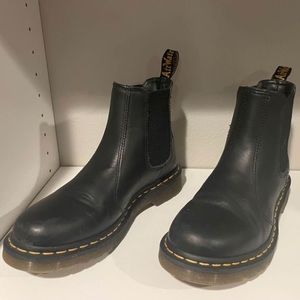 Dr. Martens 2976 Chelsea Boot